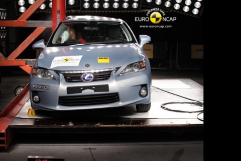 Lexus CT200h, 1.8 petrol-hybrid 'Comfort' grade, R