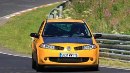 Renault Megane R26.R - przód - reflektory wyłączone