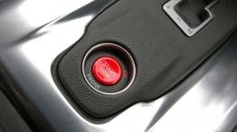 Nissan GT-R - inny element wnętrza z przodu