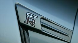 Nissan GT-R - bok - inne ujęcie