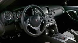 Nissan GT-R - pełny panel przedni