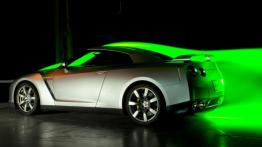 Nissan GT-R - lewy bok