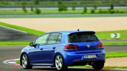 Volkswagen Golf R - widok z tyłu