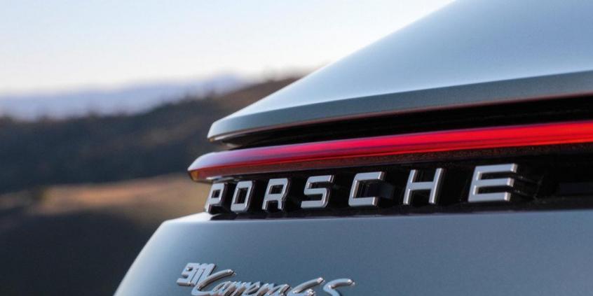 Nowe Porsche 911 będzie hybrydą. Ale nie od razu