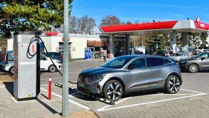 ORLEN buduje sieć ultraszybkich hubów 300 kW w Czechach. 600 punktów do 2030 roku