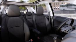 Toyota Verso S - widok ogólny wnętrza z przodu