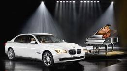 BMW Seria 7 Steinway and Sons - widok z przodu