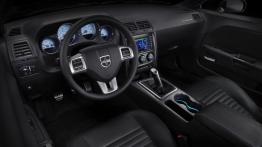 Dodge Challenger R/T - pełny panel przedni