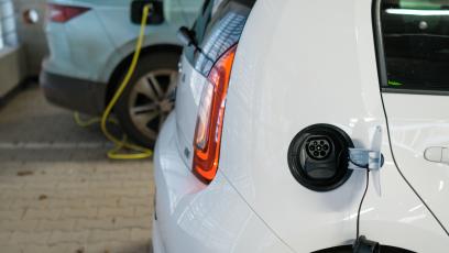 Europa kupuje coraz więcej elektryków. Wzrost o 70 proc., a Polska daleko w tyle