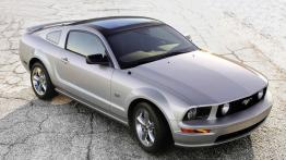 Ford Mustang V - widok z przodu