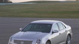 Cadillac STS-V - widok z przodu