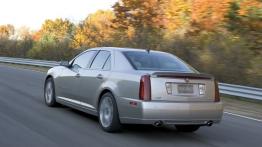 Cadillac STS-V - widok z tyłu