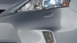 Toyota Prius V - widok z przodu