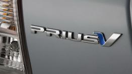 Toyota Prius V - tył - inne ujęcie