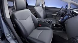 Toyota Prius V - widok ogólny wnętrza z przodu