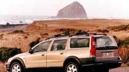 Volvo V70 XC - prawy bok