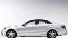 Mercedes Klasa E 63AMG - lewy bok