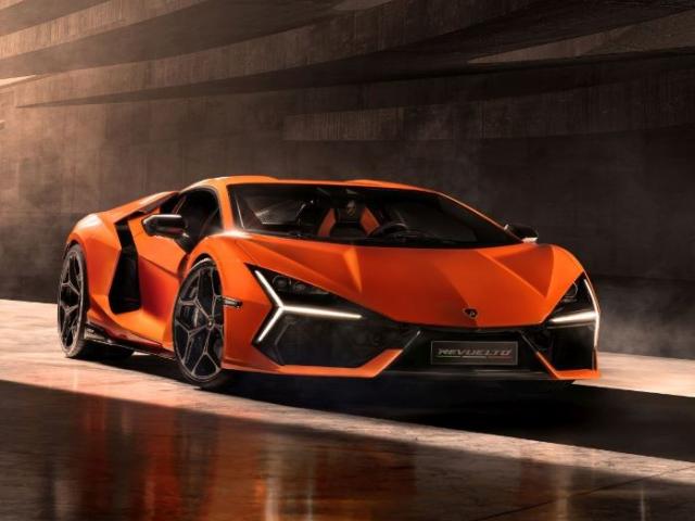 Lamborghini Revuelto