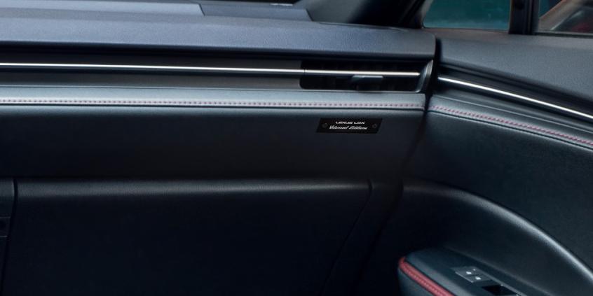 Lexus LBX Vibrant Edition debiutuje w salonach. Mały crossover z detalami prosto z flagowej limuzyny