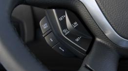 Ford Focus Hatchback 2010 - sterowanie w kierownicy