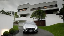 Mercedes F800 - widok z przodu