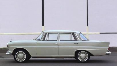 Mercedes W110