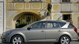 Kia Ceed Kombi 2010 - lewy bok