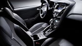 Ford Focus 2010 - widok ogólny wnętrza z przodu