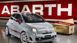 Abarth 500 - przód - reflektory włączone