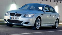 BMW M5 E60 - widok z przodu