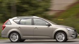 Kia Ceed Kombi 2010 - prawy bok