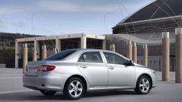 Toyota Corolla Sedan 2010 - prawy bok