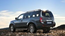 Nissan Pathfinder 2010 - widok z tyłu