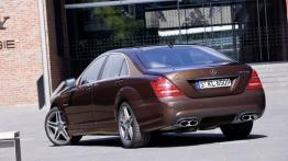 Mercedes S 65 AMG 2010 - widok z tyłu