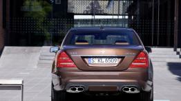 Mercedes S 65 AMG 2010 - widok z tyłu