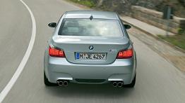 BMW M5 E60 - widok z tyłu