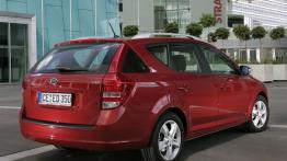 Kia Ceed Kombi 2010 - widok z tyłu