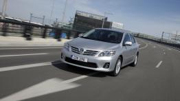 Toyota Corolla Sedan 2010 - widok z przodu