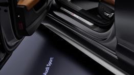 Audi RS6 Avant (2020) - listwa progowa