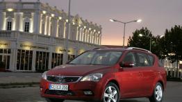 Kia Ceed Kombi 2010 - widok z przodu
