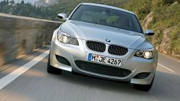 BMW M5 E60 - widok z przodu