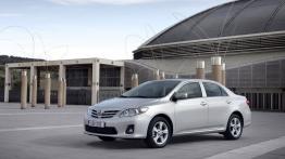 Toyota Corolla Sedan 2010 - widok z przodu