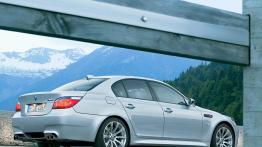 BMW M5 E60 - prawy bok