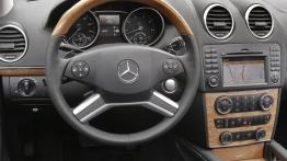 Mercedes Klasa GL 2010 - kokpit