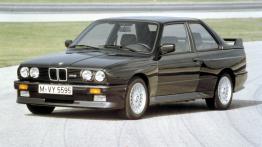 BMW M3 E30 - widok z przodu