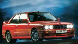 BMW M3 E30 - widok z przodu