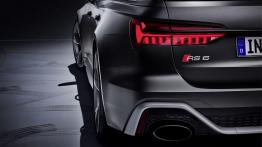 Audi RS6 Avant (2020) - lewy tylny reflektor - w??czony