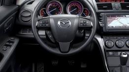 Mazda 6 Hatchback 2010 - kokpit