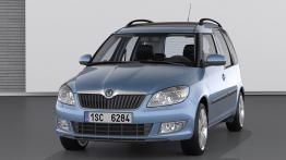 Skoda Roomster 2010 - widok z przodu