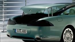 Mercedes F200 - tył - bagażnik otwarty